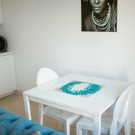 شقة Flat White Apartament بوتوسك المظهر الخارجي الصورة