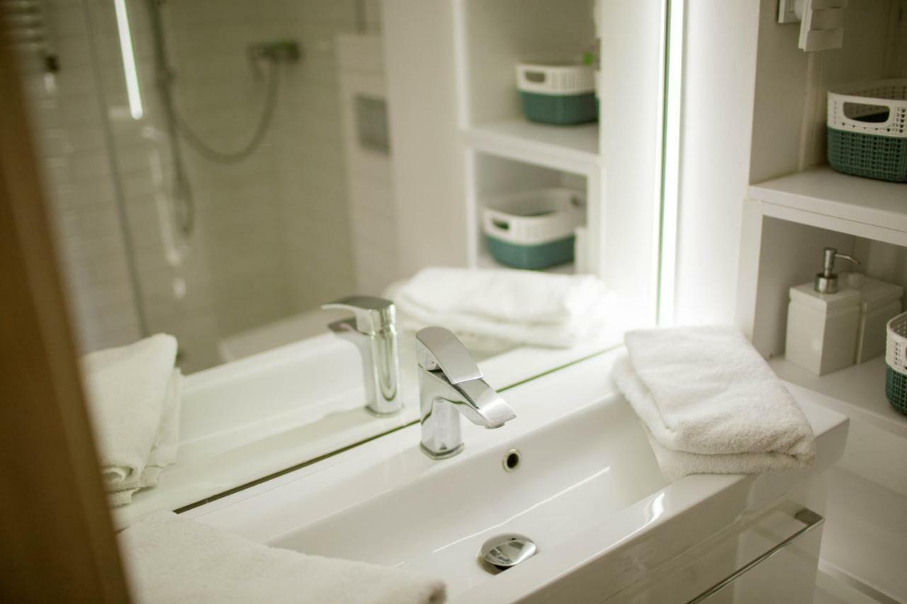 شقة Flat White Apartament بوتوسك المظهر الخارجي الصورة