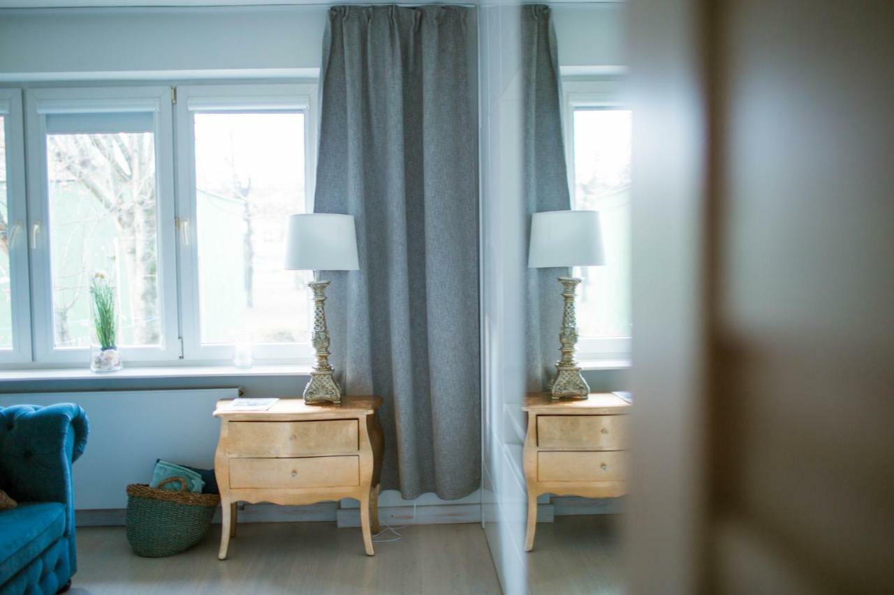 شقة Flat White Apartament بوتوسك المظهر الخارجي الصورة
